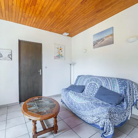 Semesterbostad Maison A Sud Avec Jardin Pour 4 Personnes - Menage Inclus - Fr-1-50-182